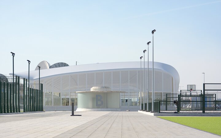 La Universidad Europea del Atlántico confía a Ledvance e Hispanofil la iluminación de sus instalaciones deportivas